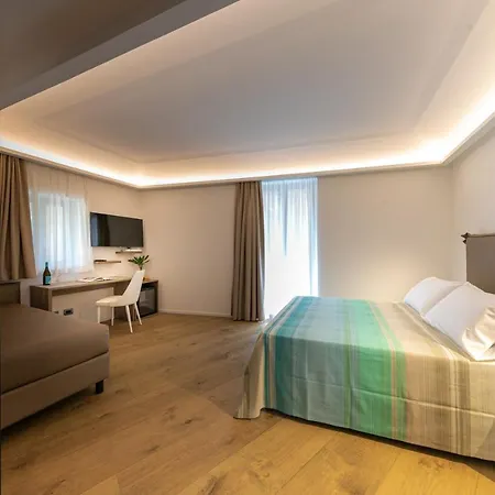 Palazzo Raho Πανσιόν 4*